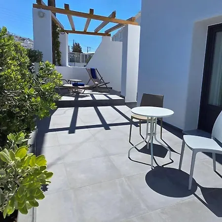 Santorini Ethereal Blue 公寓式酒店 Pýrgos