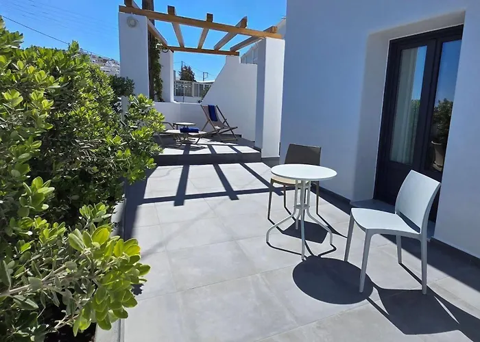 Santorini Ethereal Blue Apart-hotel Pýrgos