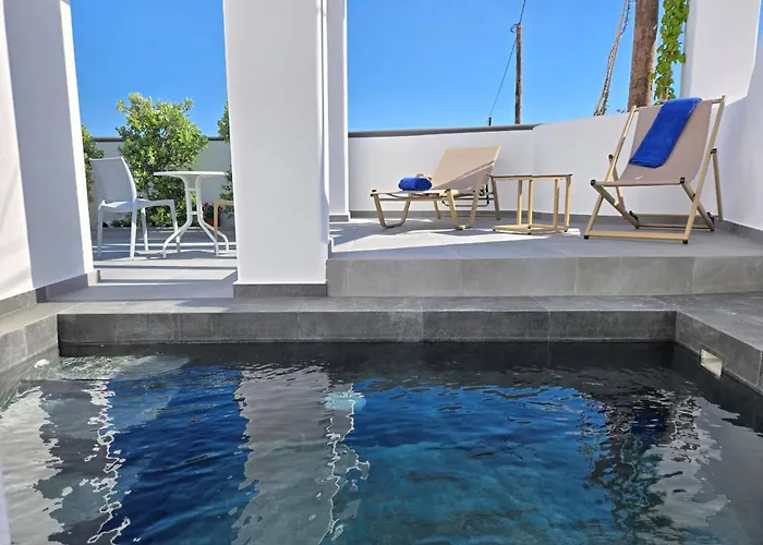 Santorini Ethereal Blue Apart-hotel Pýrgos