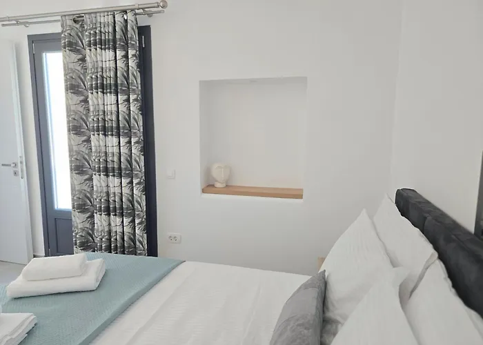 Santorini Ethereal Blue 4* Pyrgos Kallistis